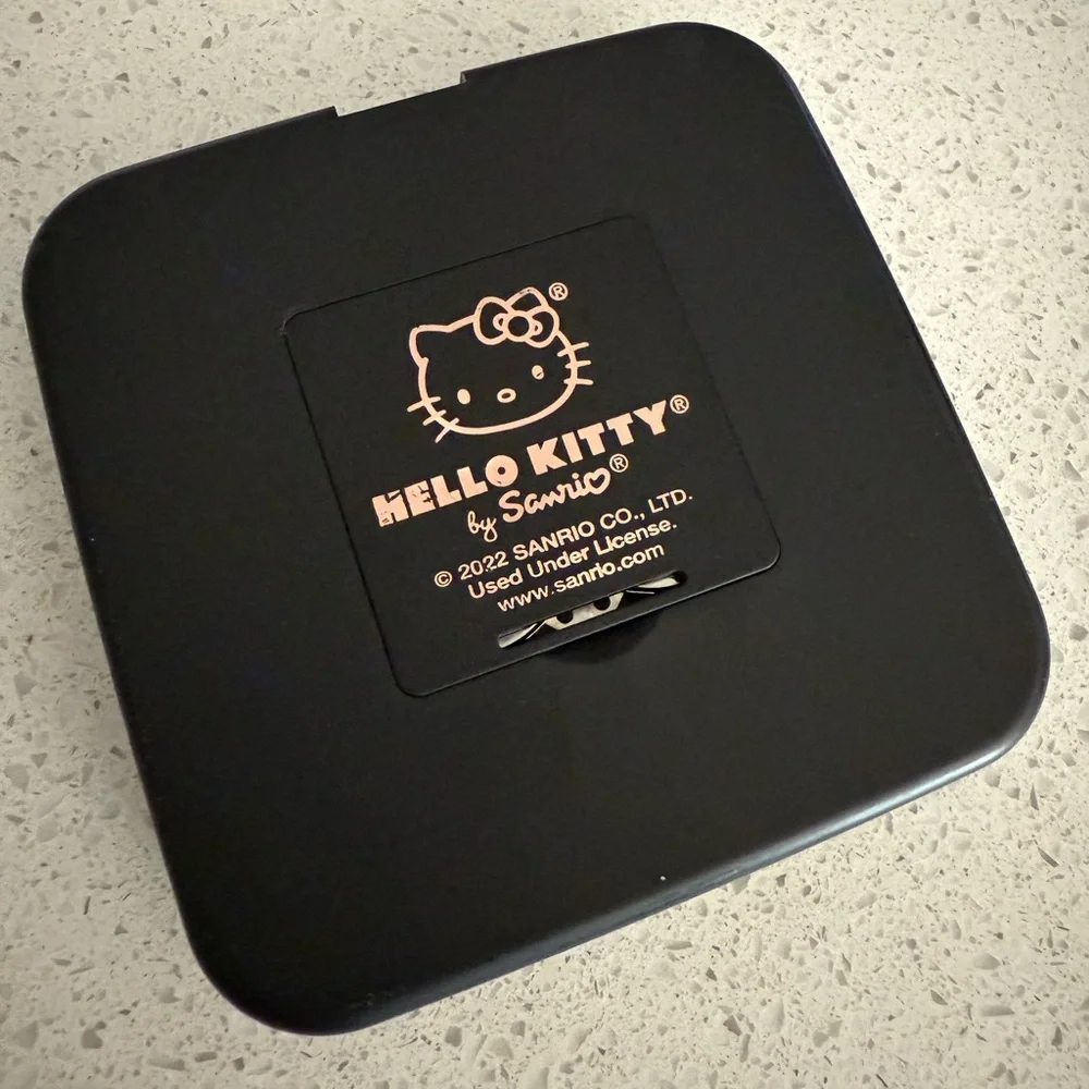 Hello Kitty Compact Mirror with Magnification - Picture 4 of 6